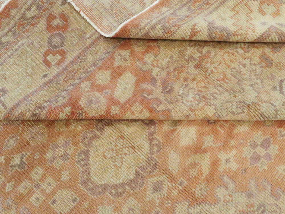 Antique Oushak Square Carpet, No.9603 - Galerie Shabab