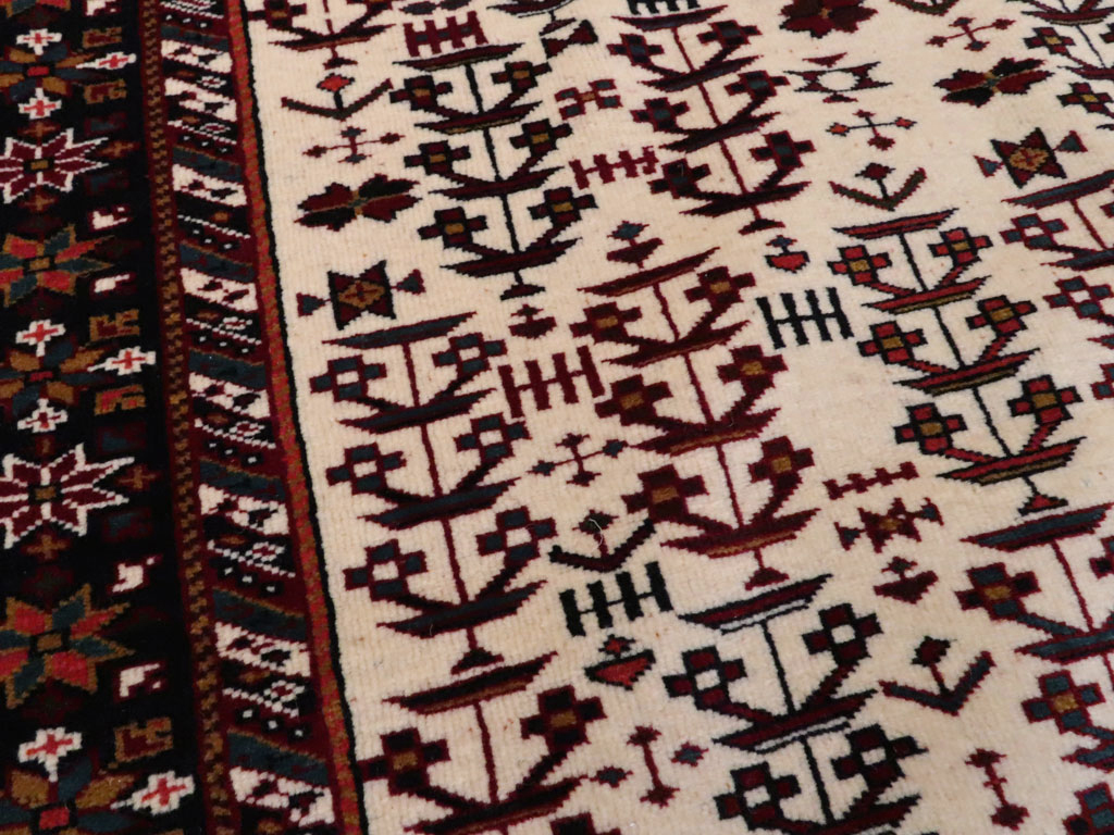 Vintage Persian Qashqai Carpet, No.9616 - Galerie Shabab