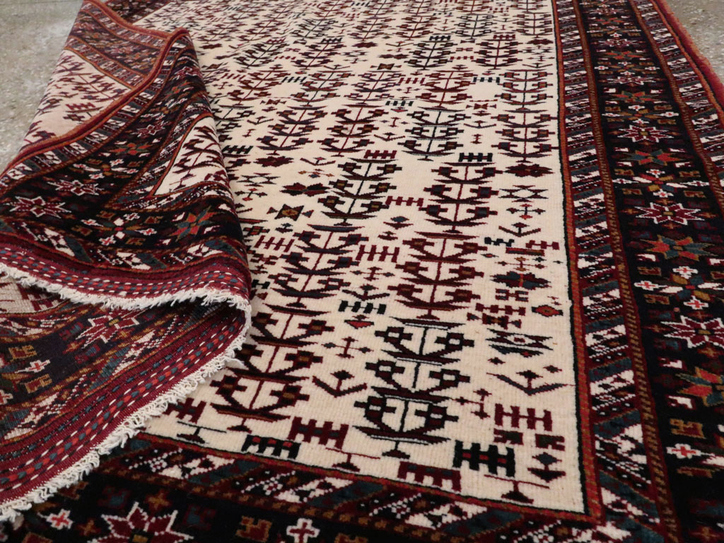 Vintage Persian Qashqai Carpet, No.9616 - Galerie Shabab