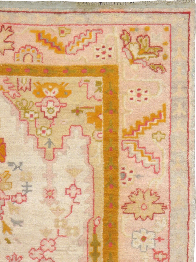 Antique Turkish Oushak Rug, No.9640 - Galerie Shabab