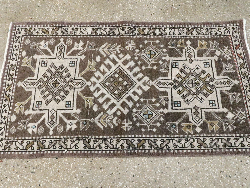 Antique Persian Karajeh Rug, No.9662 - Galerie Shabab