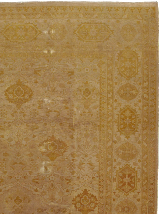 Antique Indian Lahore Square Carpet, No.9726 - Galerie Shabab