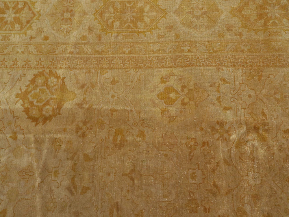 Antique Indian Lahore Square Carpet, No.9726 - Galerie Shabab