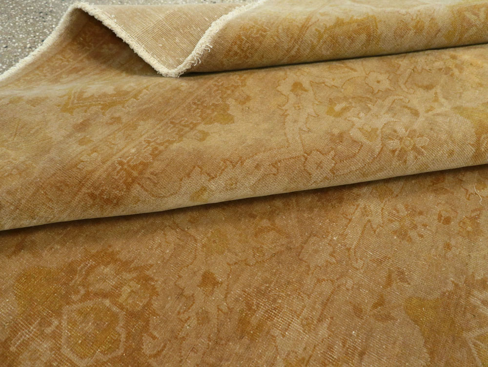 Antique Indian Lahore Square Carpet, No.9726 - Galerie Shabab