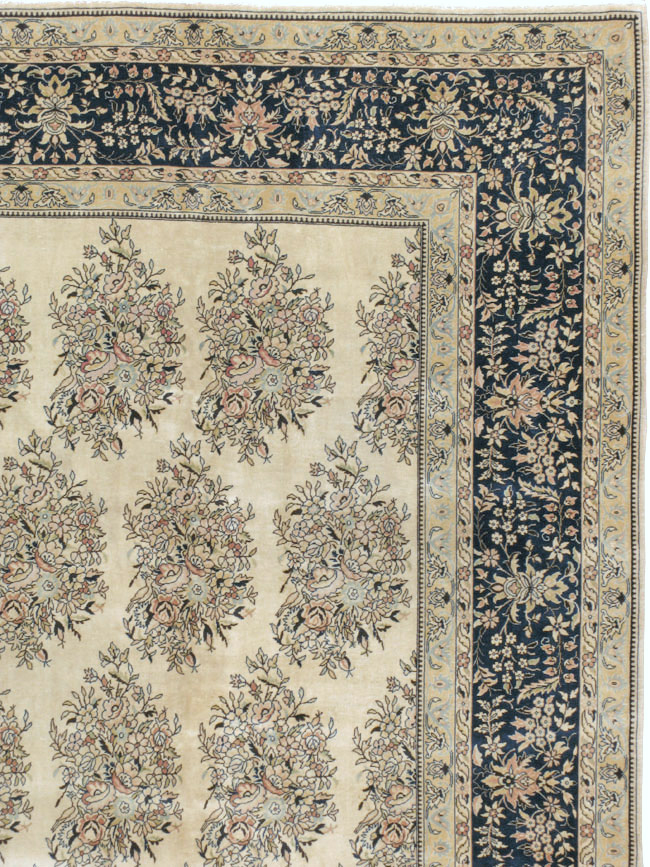 Semi-Antique Tabriz Carpet, No.9735 - Galerie Shabab