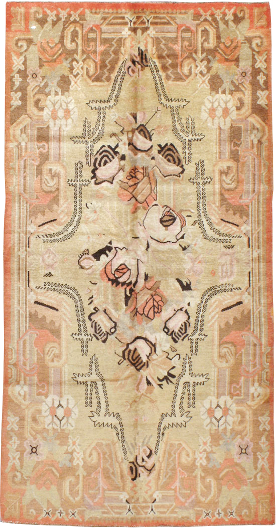 A Khotan Carpet, No.9744 - Galerie Shabab