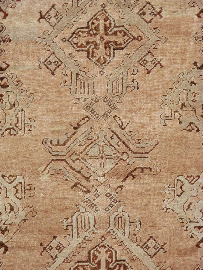 An Oushak Carpet, No.9752 - Galerie Shabab