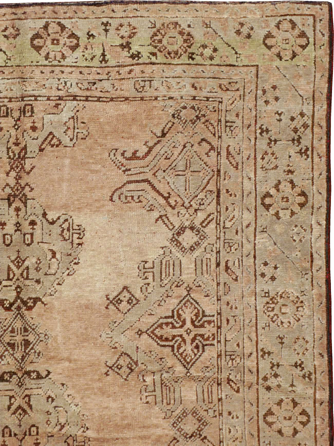 An Oushak Carpet, No.9752 - Galerie Shabab
