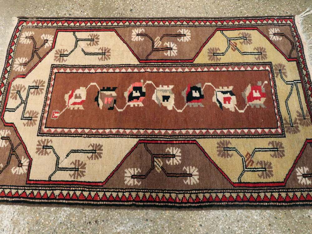 Vintage Turkish Anatolian Rug, No.9827 - Galerie Shabab