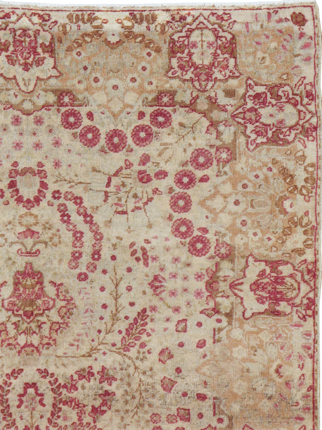 Antique Persian Lavar Kerman Rug, No.9830 - Galerie Shabab