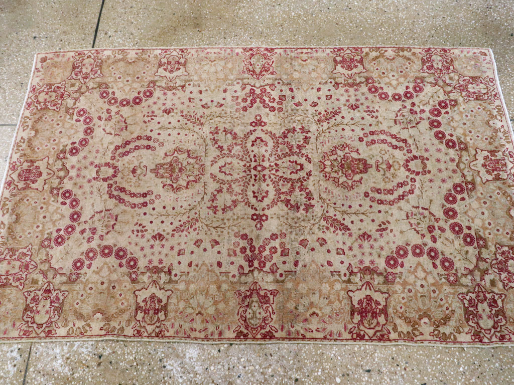 Antique Persian Lavar Kerman Rug, No.9830 - Galerie Shabab