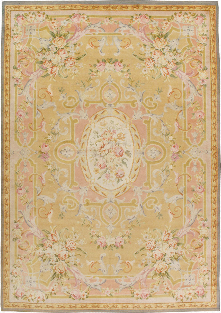 Vintage European Savonnerie Carpet, No.9835 - Galerie Shabab