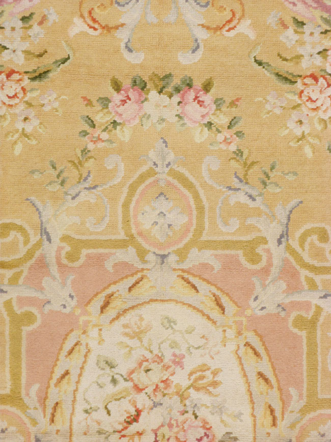 Vintage European Savonnerie Carpet, No.9835 - Galerie Shabab