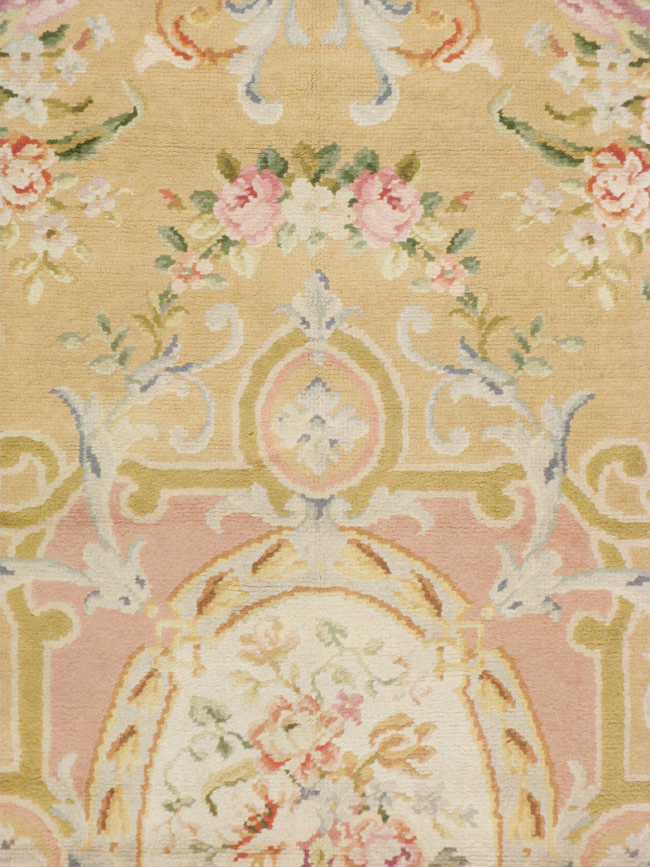 Vintage European Savonnerie Carpet, No.9835 - Galerie Shabab