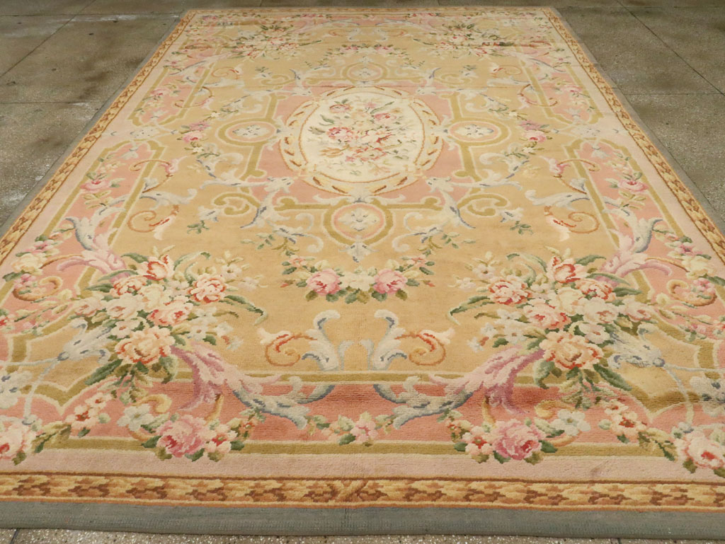 Vintage European Savonnerie Carpet, No.9835 - Galerie Shabab