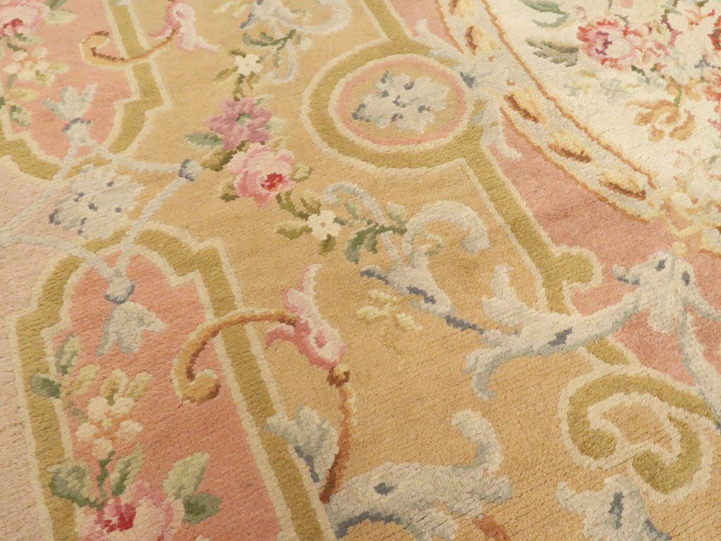 Vintage European Savonnerie Carpet, No.9835 - Galerie Shabab