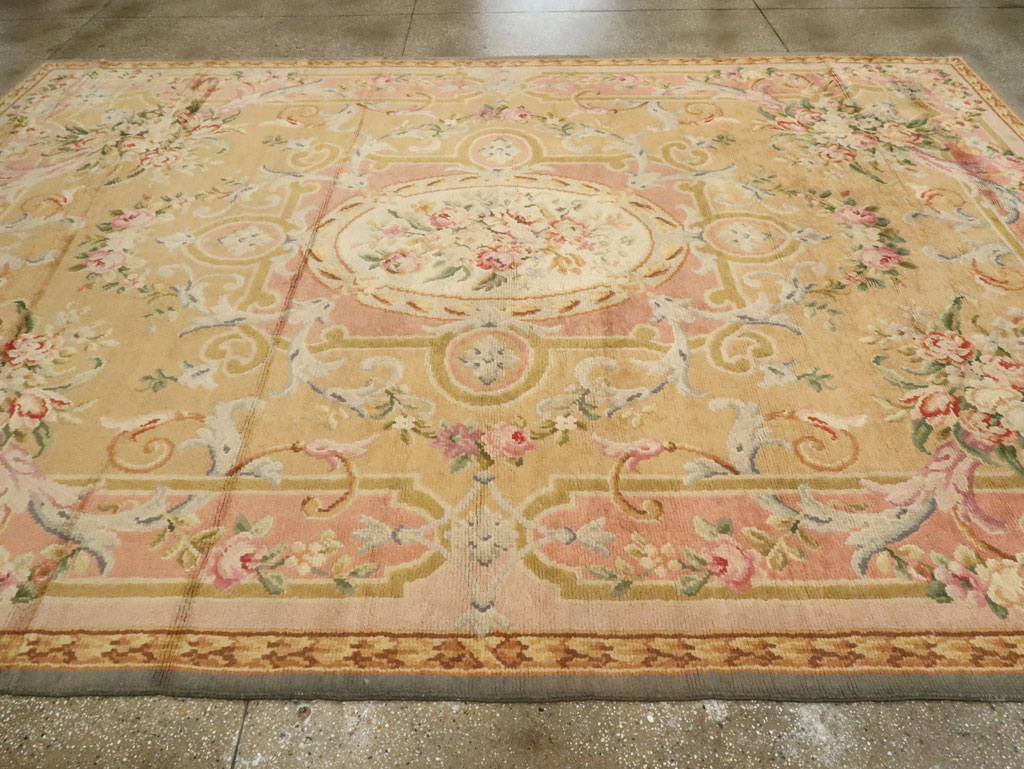 Vintage European Savonnerie Carpet, No.9835 - Galerie Shabab