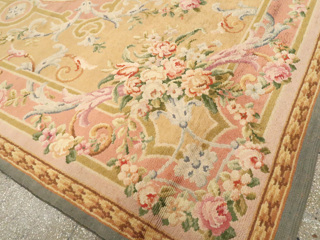 Vintage European Savonnerie Carpet, No.9835 - Galerie Shabab