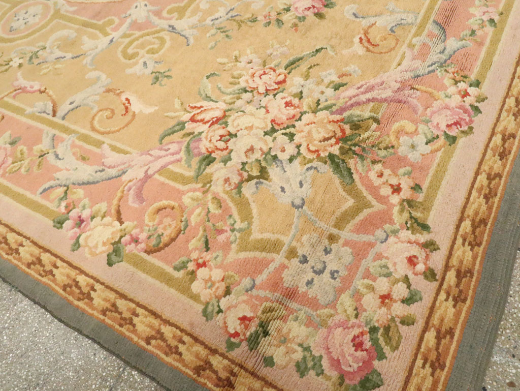 Vintage European Savonnerie Carpet, No.9835 - Galerie Shabab