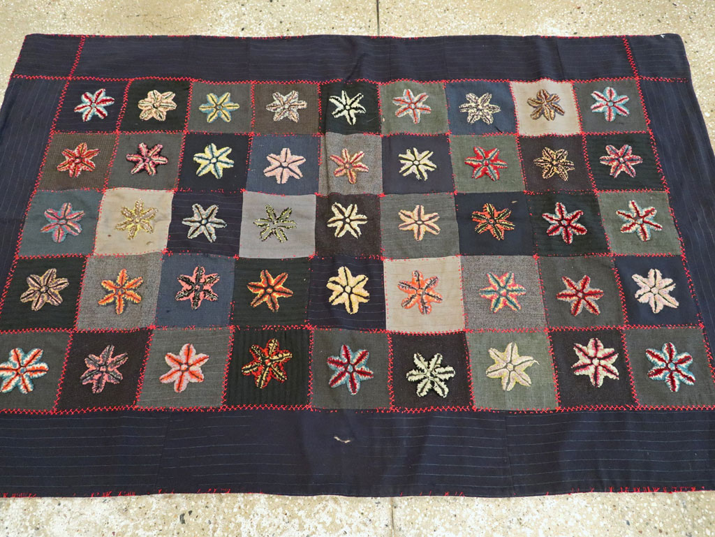 Antique American Embroidered Quilt, No.9865 - Galerie Shabab