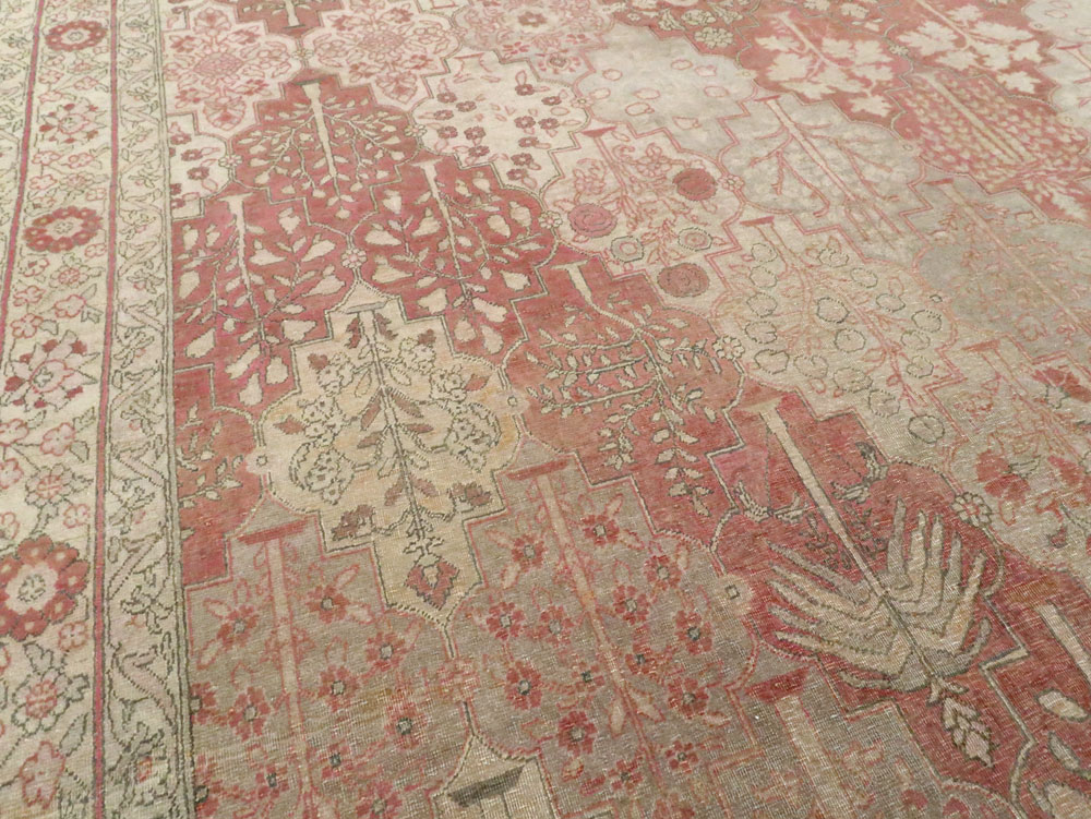 Antique Herekeh Carpet, No.9899 - Galerie Shabab