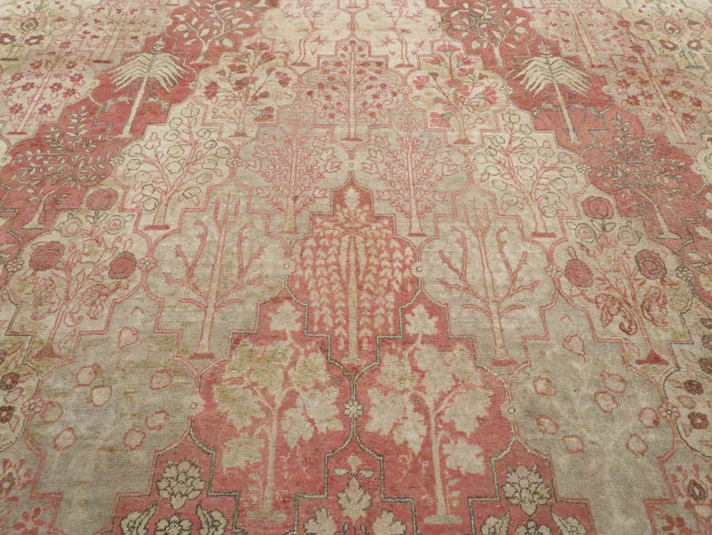 Antique Herekeh Carpet, No.9899 - Galerie Shabab