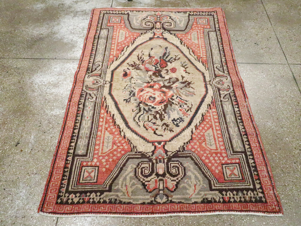 A Ghiordes Rug, No.9936 - Galerie Shabab