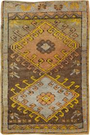 Vintage Turkish Anatolian Throw Rug, No. 26036 - Galerie Shabab 
